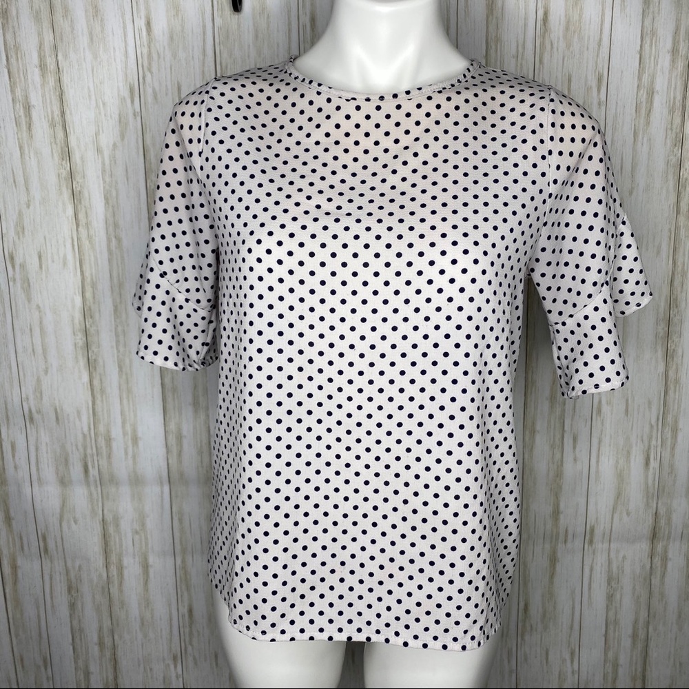 🍋theoutfit Polka dot blouse with flutter sleeves